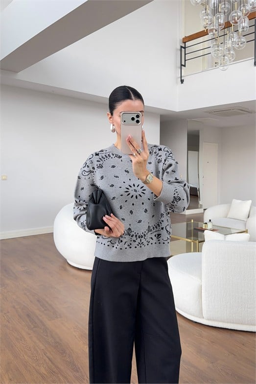 Gri Paisley Desen Rahat Kesim Triko Kazak
