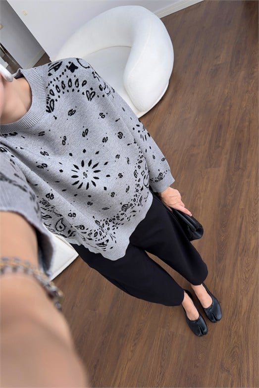 Gri Paisley Desen Rahat Kesim Triko Kazak