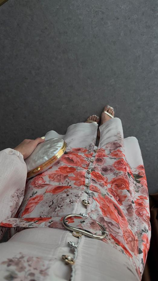 Gül Desenli Kemerli Elbise