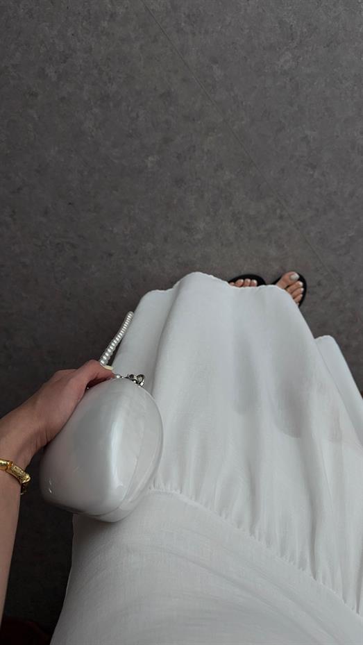 Güllü Beyaz Elbise