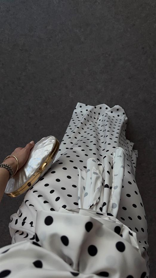 Güllü Puantiyeli Elbise