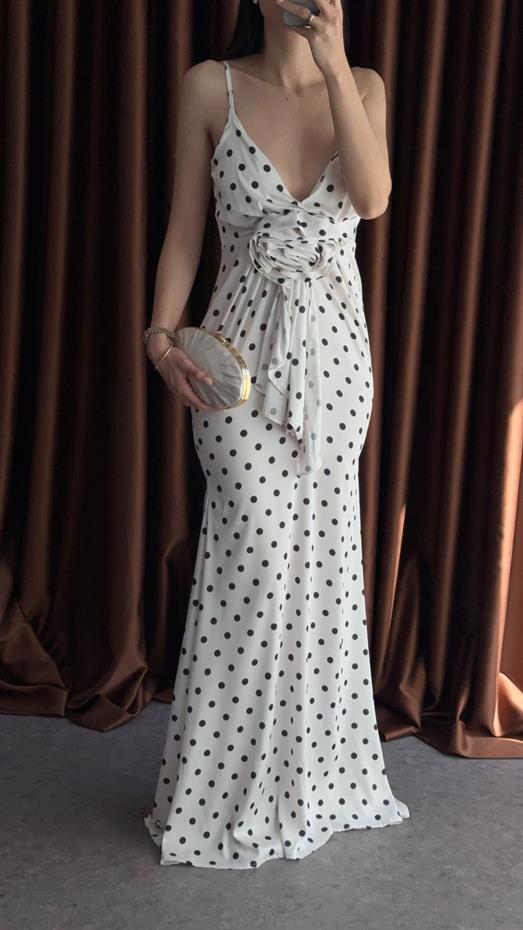 Güllü Puantiyeli Elbise