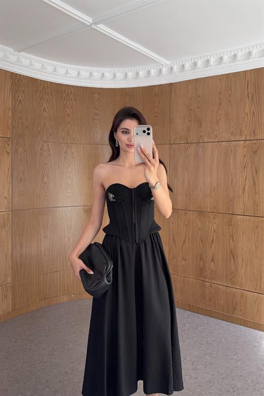 Gümüş Kemerli Aksesuarlı Siyah Korse