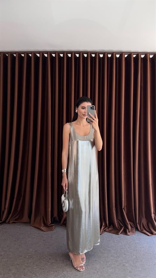 Gümüş Parlak Elbise