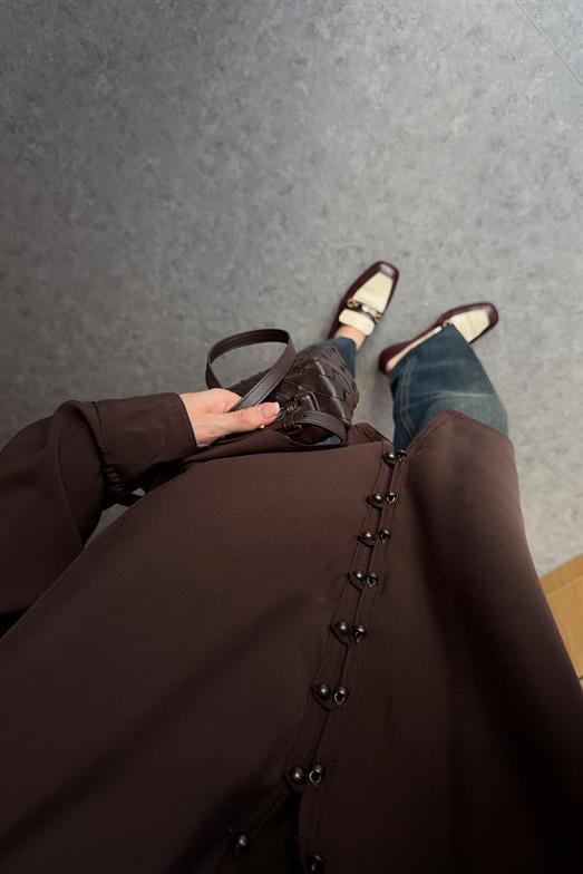 Hakim Yaka Düğmeli Kahve Gömlek