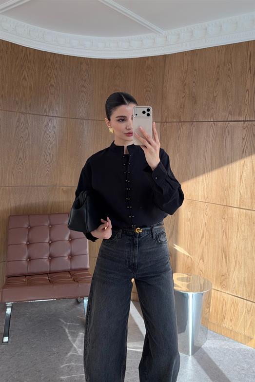 Hakim Yaka Düğmeli Siyah Gömlek