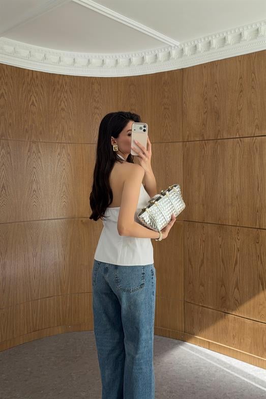 Halter Yaka Büzgü Detaylı Beyaz Bluz