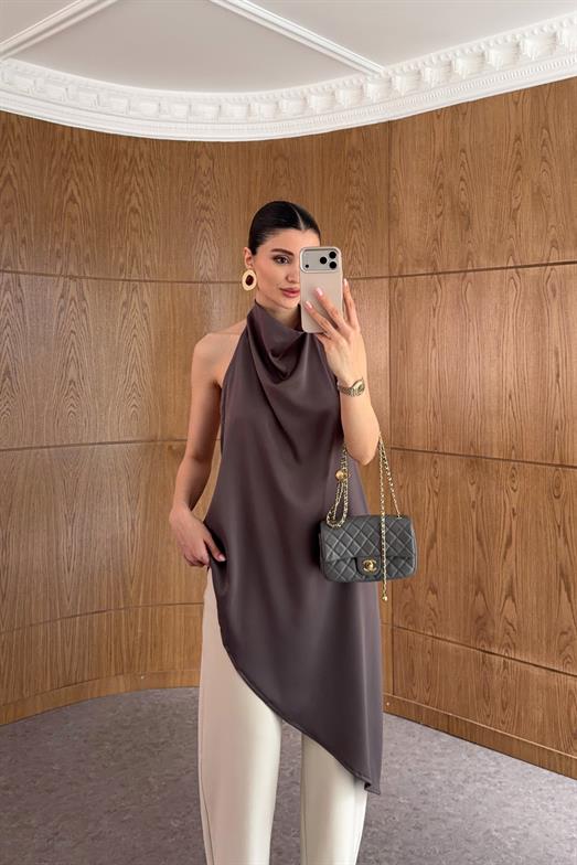 Halter Yaka Drapeli Asimetrik Saten Kahverengi Bluz