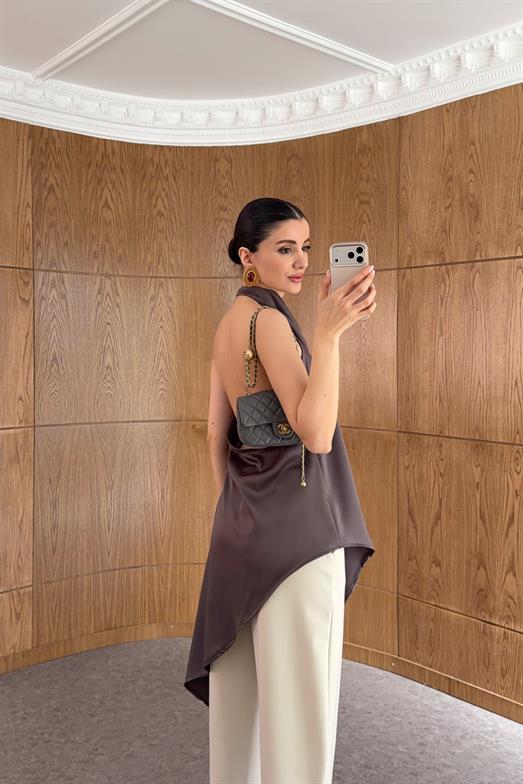 Halter Yaka Drapeli Asimetrik Saten Kahverengi Bluz