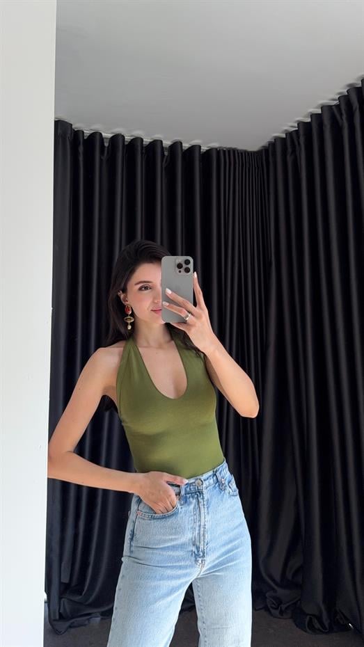 Halter Yaka Yeşil Triko Bluz