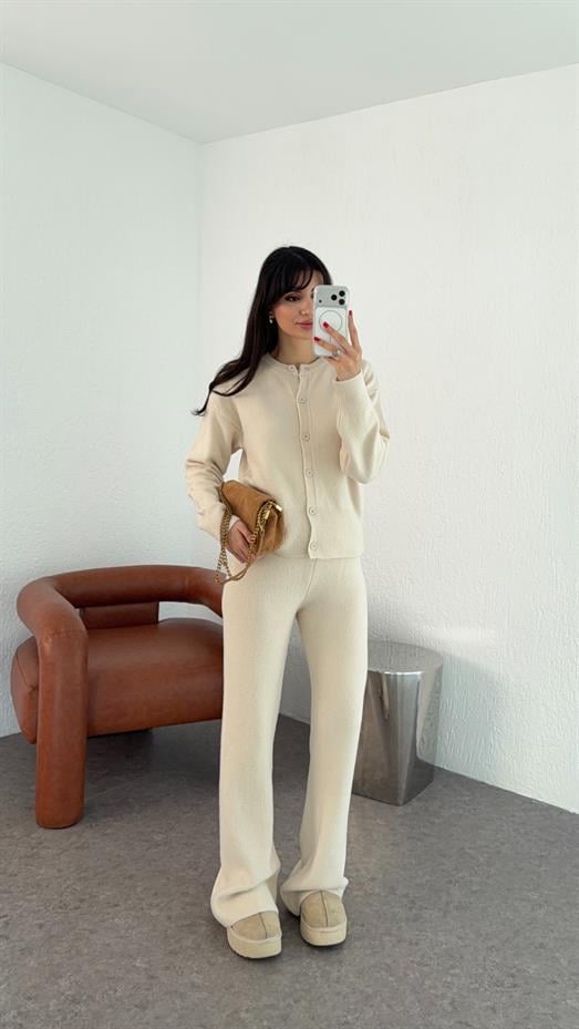 Hırkalı Krem Triko Takım