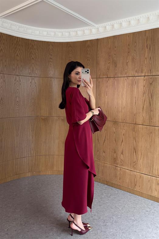 İçten Düğmeli Asimetrik Bordo Elbise
