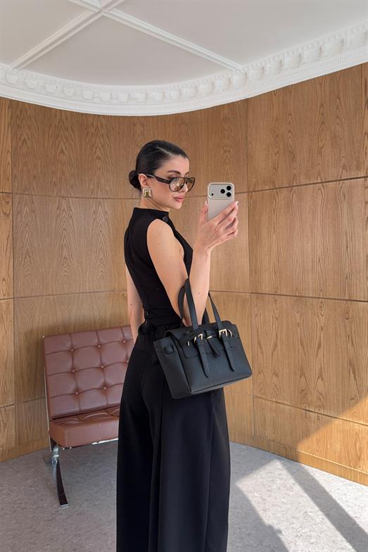 İki Kademeli Bel Bağlamalı Düğmeli Siyah Bluz