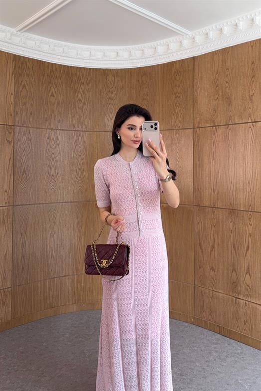 İnci Düğmeli Pembe Triko Elbise