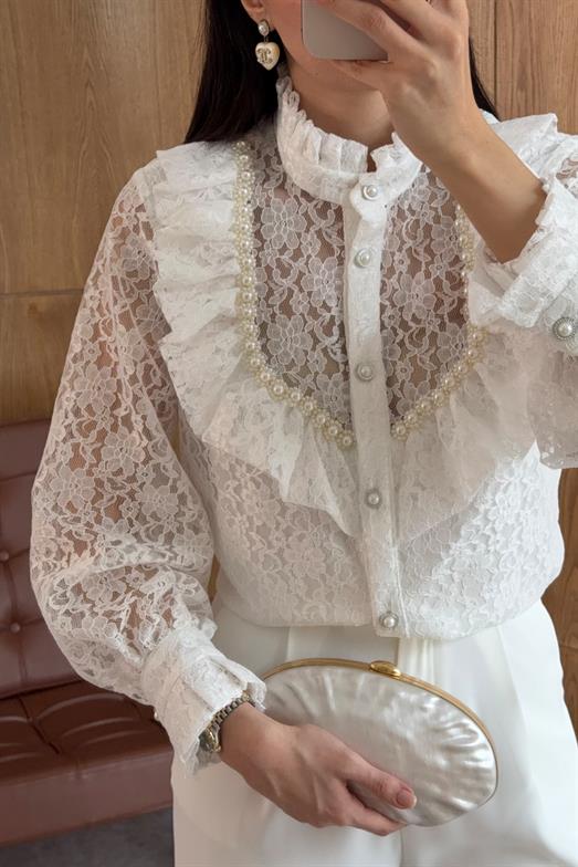 İncili Beyaz Gömlek