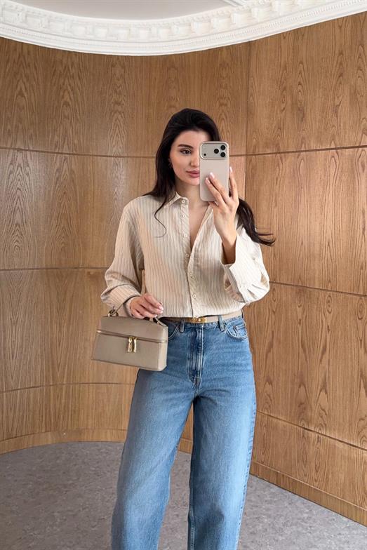 İri Manşetli Çizgili Krem Gömlek