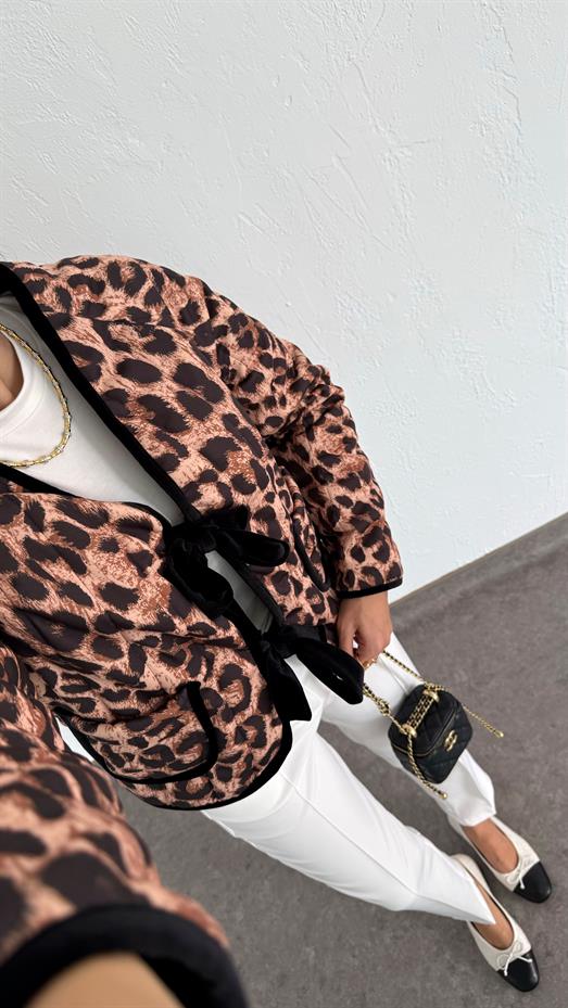 Kadife Biyeli Leopar Ceket