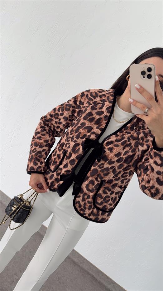 Kadife Biyeli Leopar Ceket