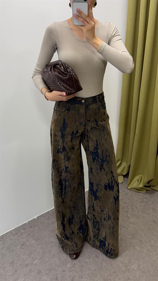 Kadife Detaylı Jean