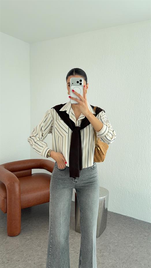 Kahverengi Triko Atkılı Gömlek