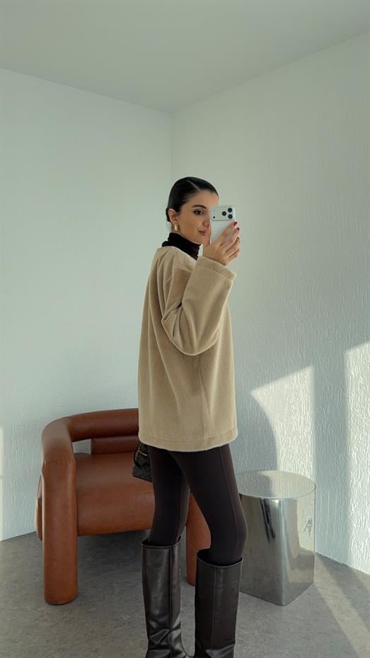 Kancalı Bej Ceket