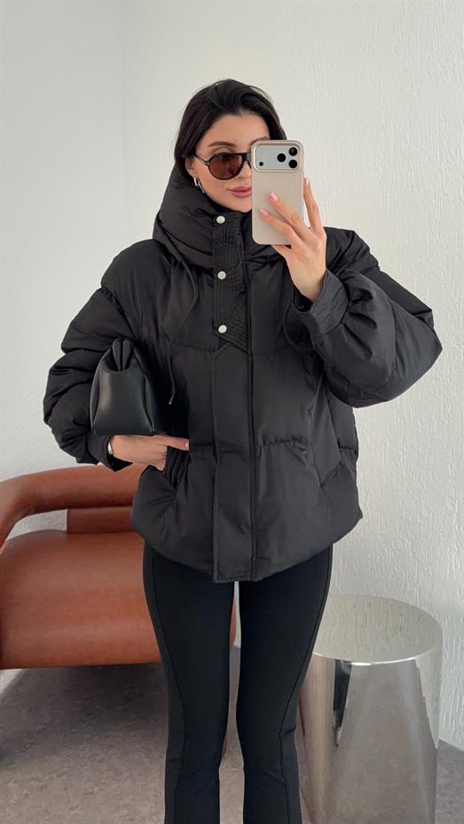 Kapak Detaylı Siyah Şişme Mont