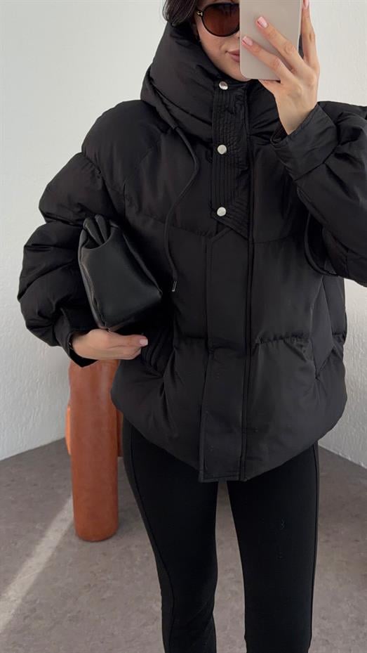 Kapak Detaylı Siyah Şişme Mont