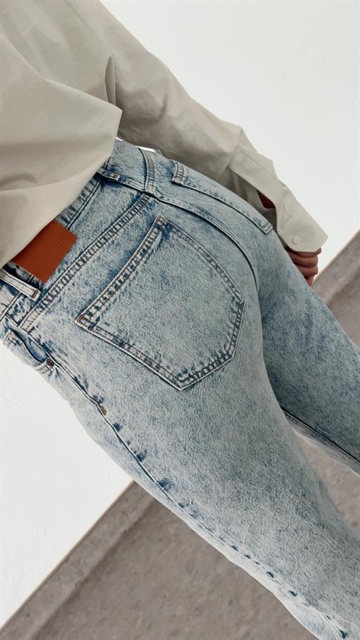 Kar Yıkamalı Momfit Jean