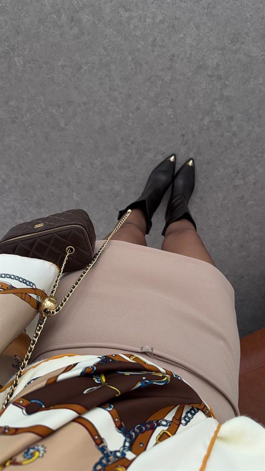 Kemerli Bej Şort Etek