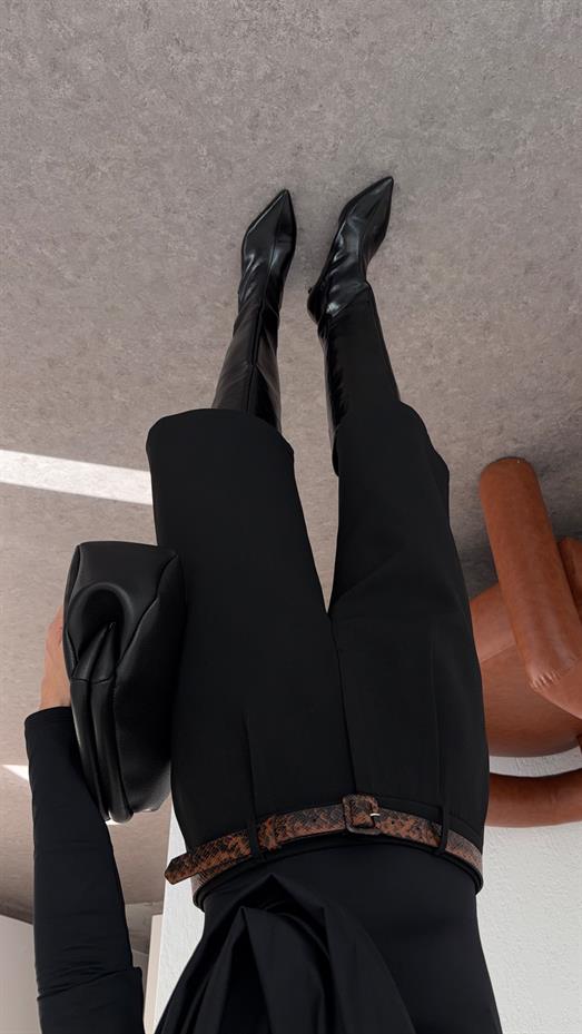 Kemerli Siyah Bermuda Şort