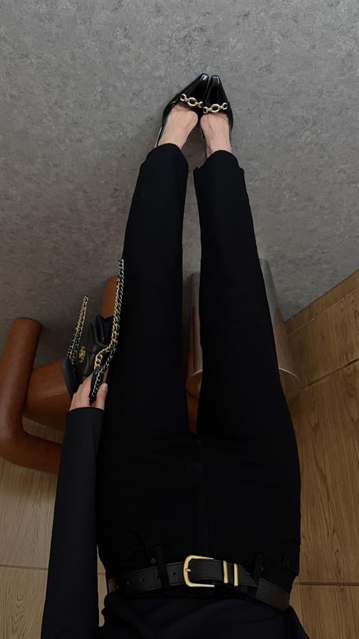 Kemerli Siyah Likralı Jean