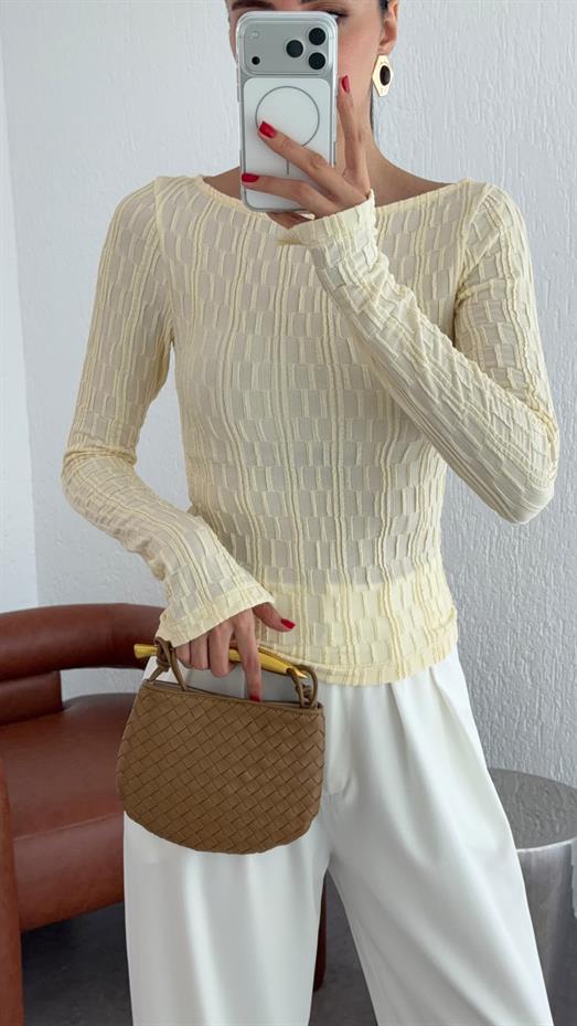 Kendinden Desenli Sarı Bluz