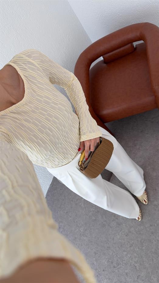 Kendinden Desenli Sarı Bluz