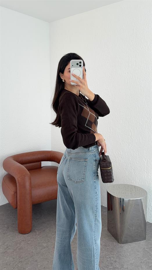 Kesik Paça Açık Mavi Straight Jean