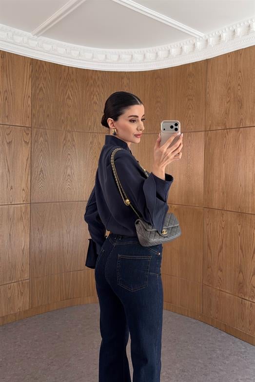 Kesik Paça Lacivert Push-up Jean