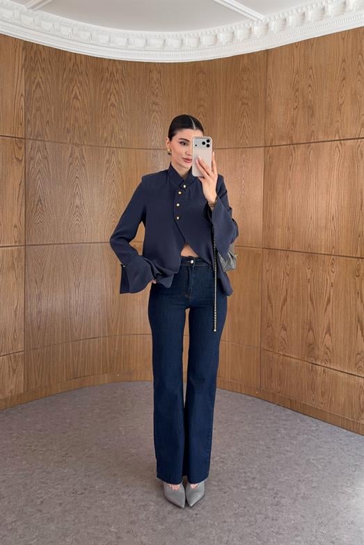 Kesik Paça Lacivert Push-up Jean