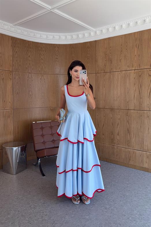 Kırmızı Biyeli Mavi Elbise