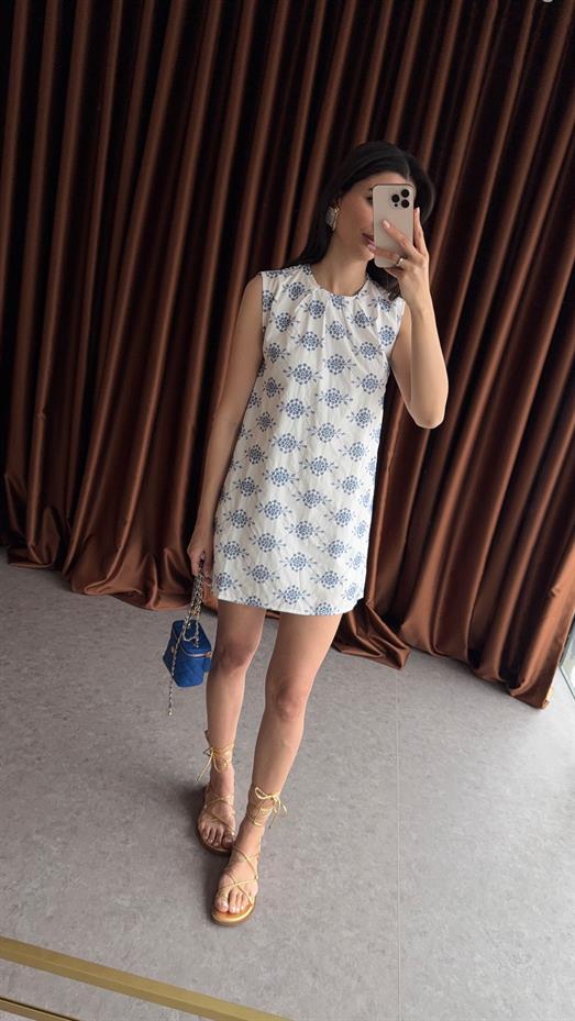 Kısa Güpürlü Mavi Elbise