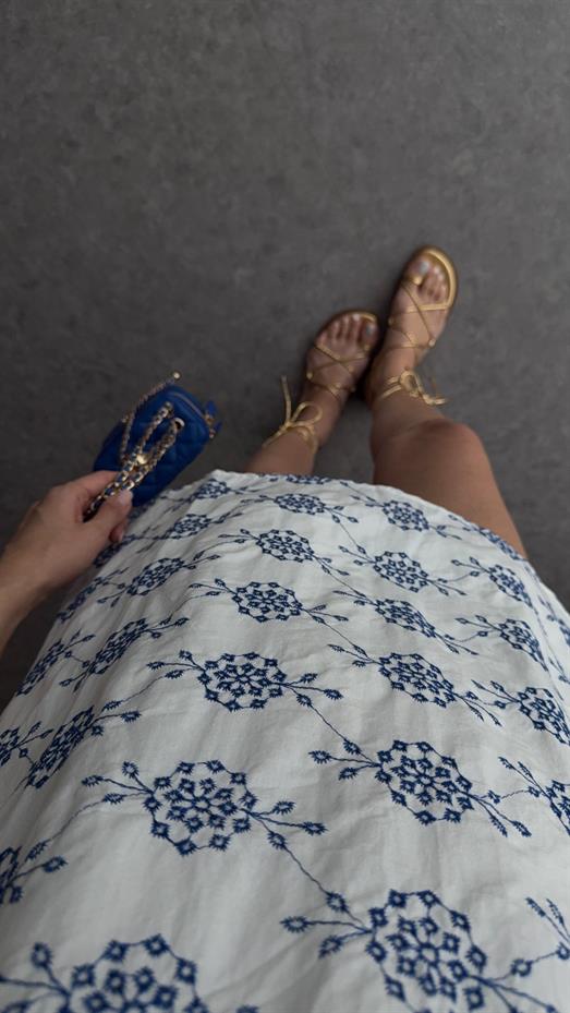 Kısa Güpürlü Mavi Elbise