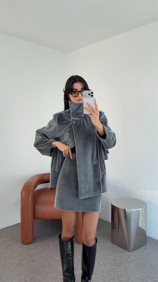 Kısa Kürklü Gri Takım