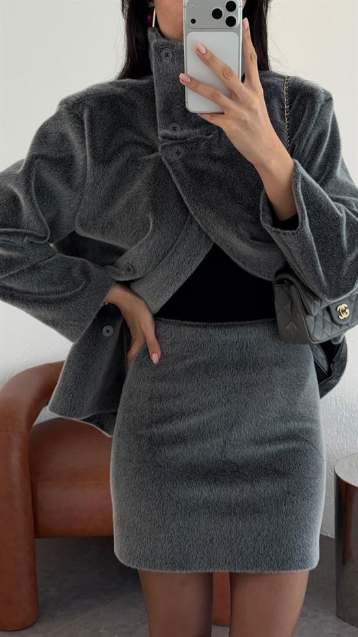 Kısa Kürklü Gri Takım