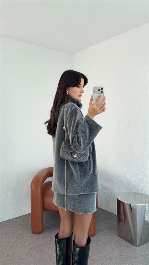 Kısa Kürklü Gri Takım