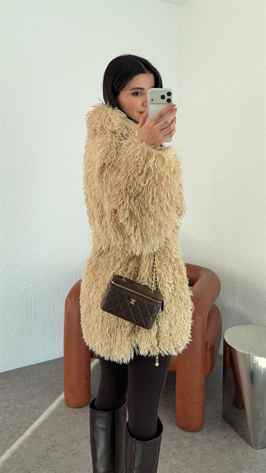 Kıvırcık Tüylü Krem Kürk