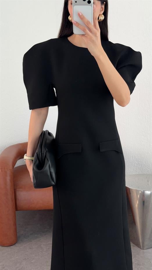 Kol Detaylı Siyah Elbise