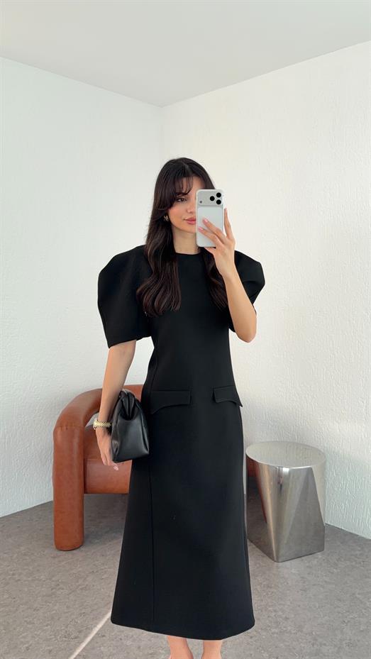 Kol Detaylı Siyah Elbise