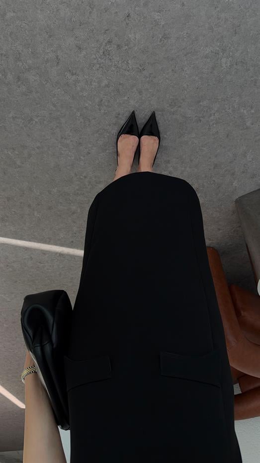 Kol Detaylı Siyah Elbise