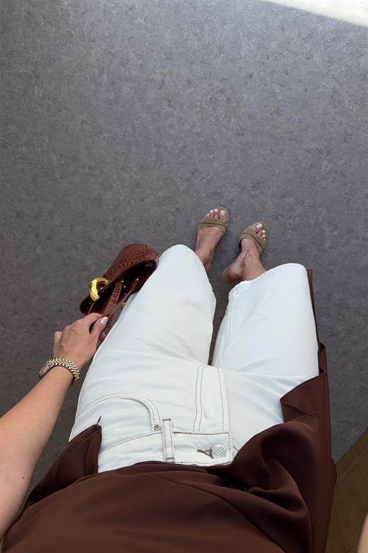 Kontrast Dikişli Bermuda Denim Şort
