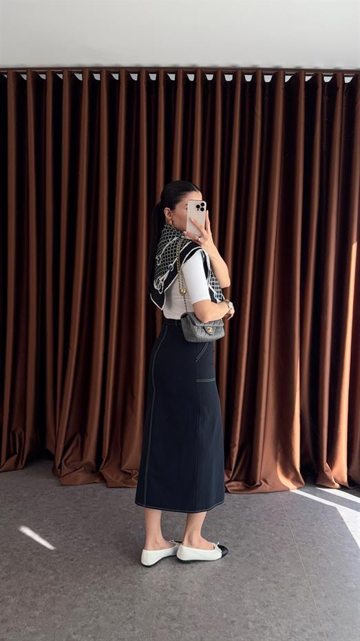 Kontrast Dikişli Yırtmaçlı Etek