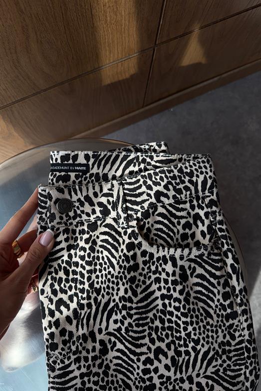 Leoparlı Jean