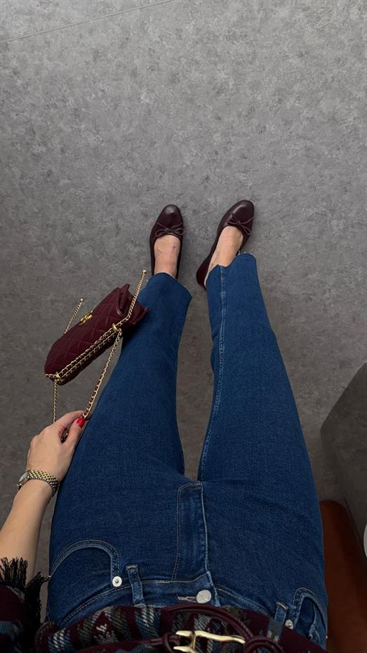 Likralı Kesik Paça Koyu Jean